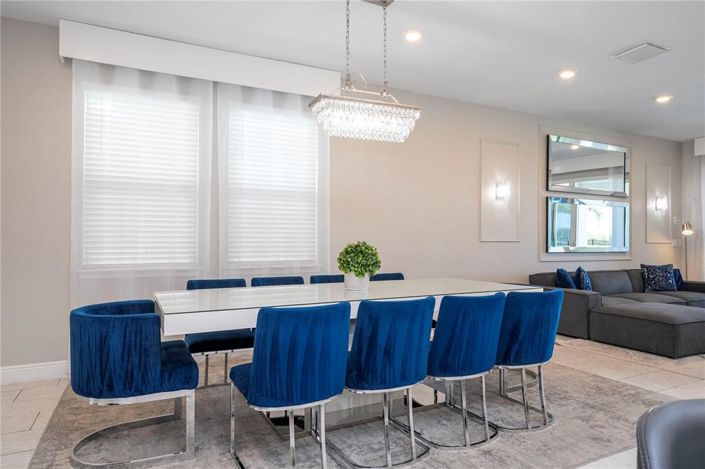 Image No.31-6 Bed Property for sale