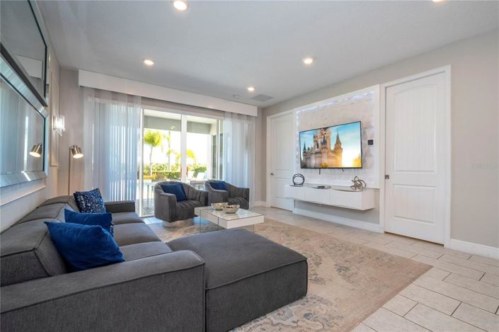 Image No.33-6 Bed Property for sale