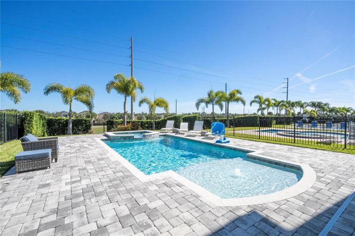 Image No.44-6 Bed Property for sale