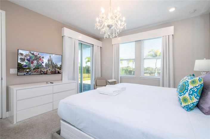 Image No.55-6 Bed Property for sale