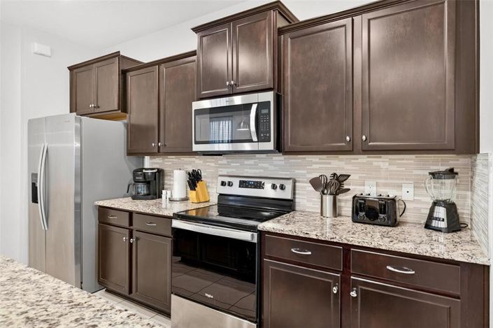 Image No.10-7 Bed Property for sale