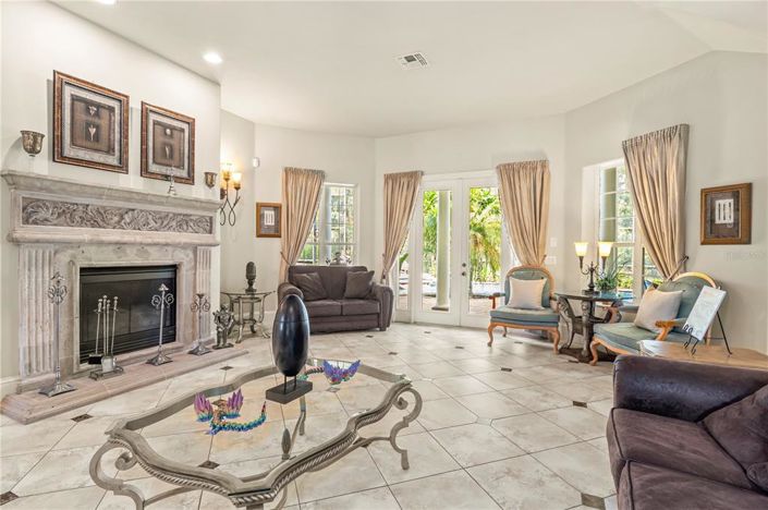 Image No.3-Propriété de 8 chambres à vendre à Kissimmee