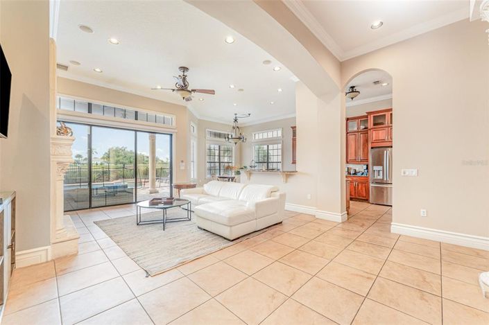 Image No.13-5 Bed Property for sale