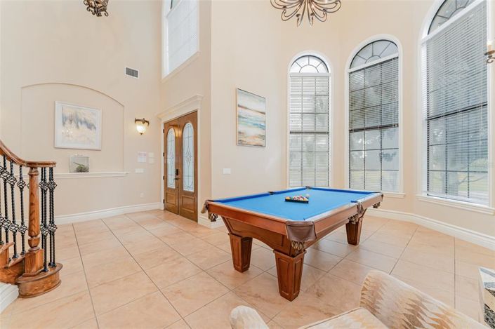 Image No.17-5 Bed Property for sale