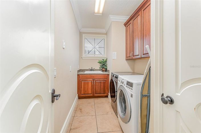 Image No.20-5 Bed Property for sale