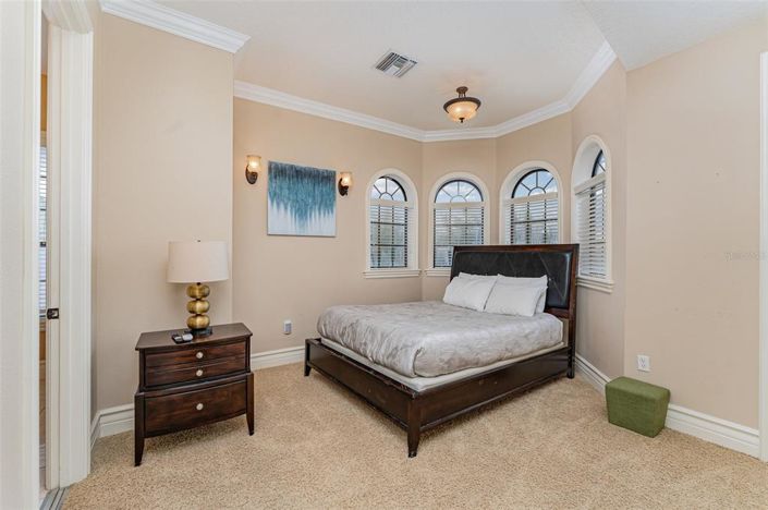 Image No.35-5 Bed Property for sale