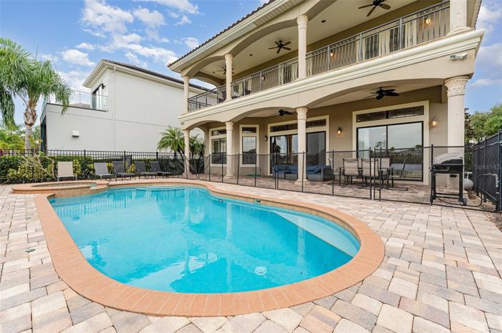 Image No.50-5 Bed Property for sale