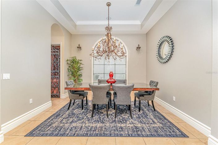 Image No.7-5 Bed Property for sale