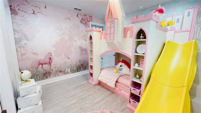 Image No.11-6 Bed Property for sale