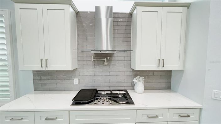 Image No.15-6 Bed Property for sale