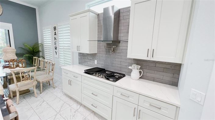 Image No.20-6 Bed Property for sale