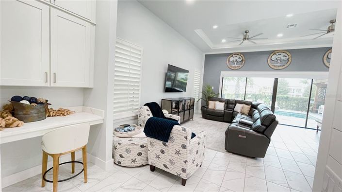 Image No.25-6 Bed Property for sale