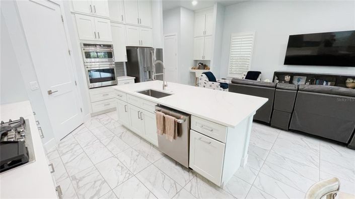 Image No.26-6 Bed Property for sale