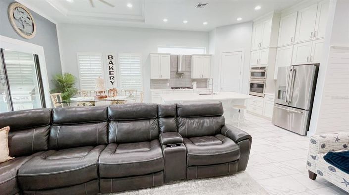 Image No.31-6 Bed Property for sale