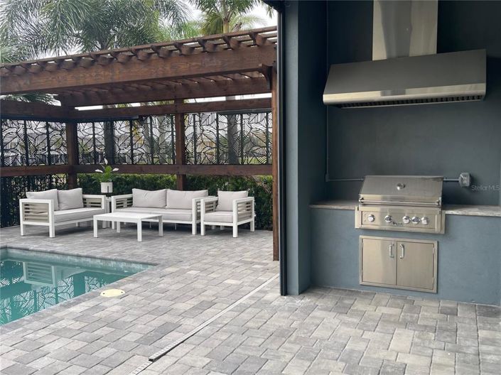 Image No.37-6 Bed Property for sale