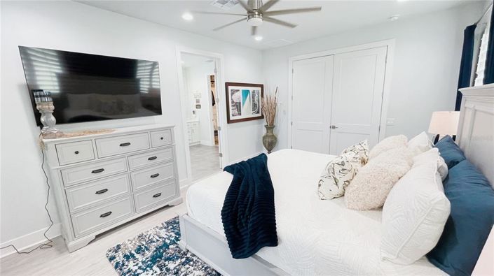 Image No.40-6 Bed Property for sale