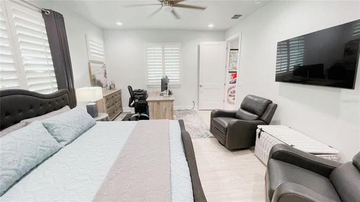 Image No.51-6 Bed Property for sale