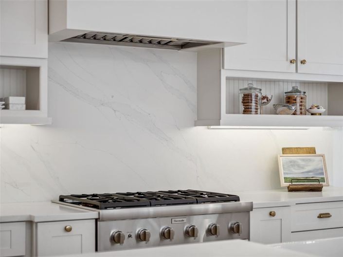 Image No.10-3 Bed Property for sale