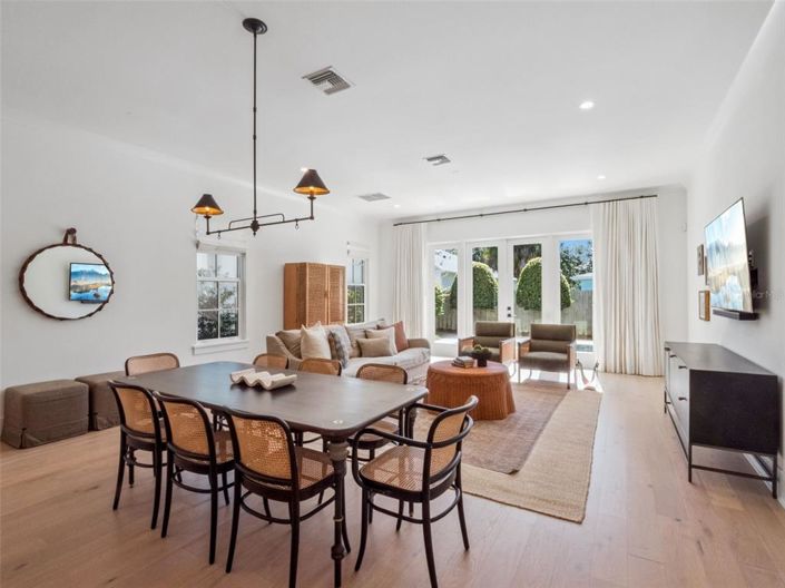 Image No.17-3 Bed Property for sale