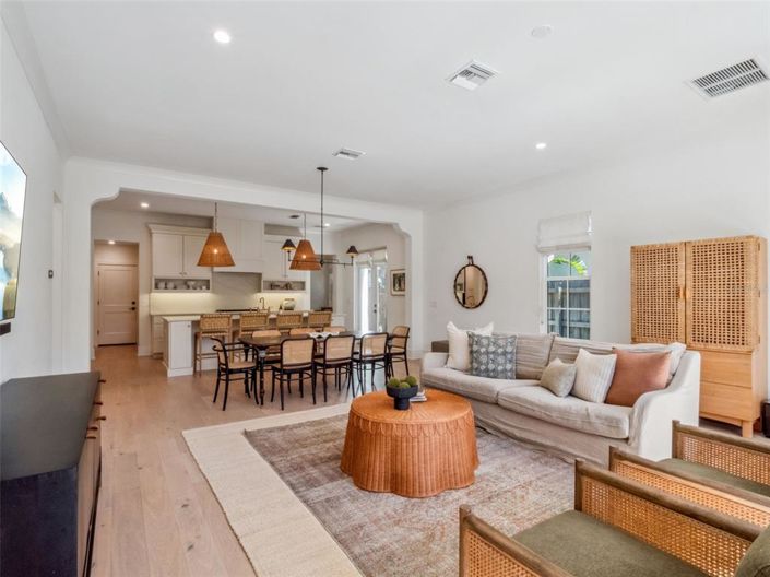 Image No.20-3 Bed Property for sale