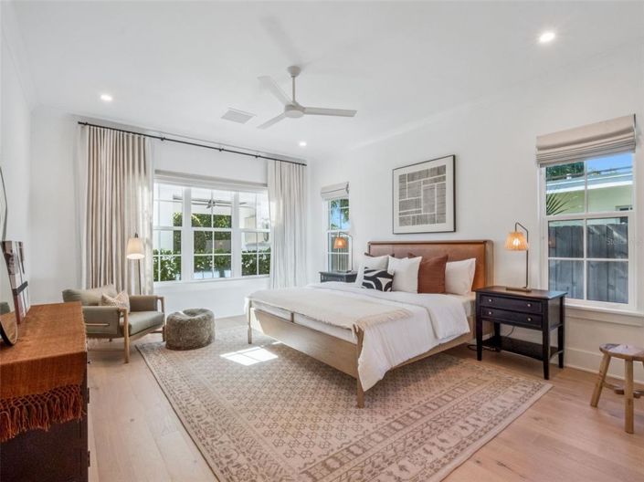 Image No.21-3 Bed Property for sale