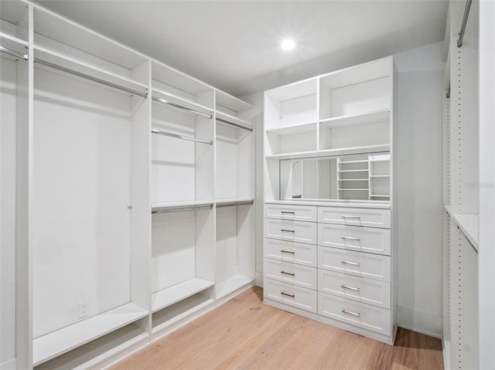 Image No.26-3 Bed Property for sale