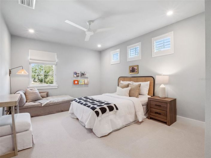 Image No.34-3 Bed Property for sale