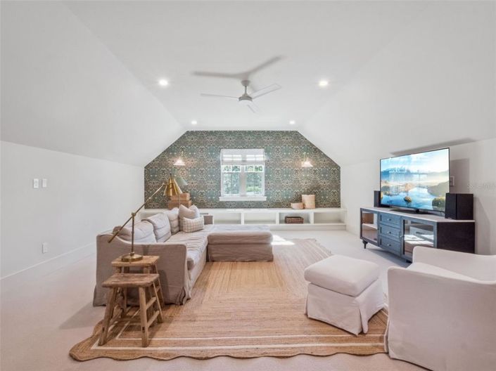 Image No.40-3 Bed Property for sale