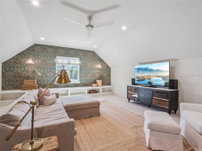 Image No.41-3 Bed Property for sale