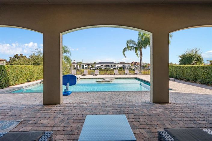 Image No.26-8 Bed Property for sale