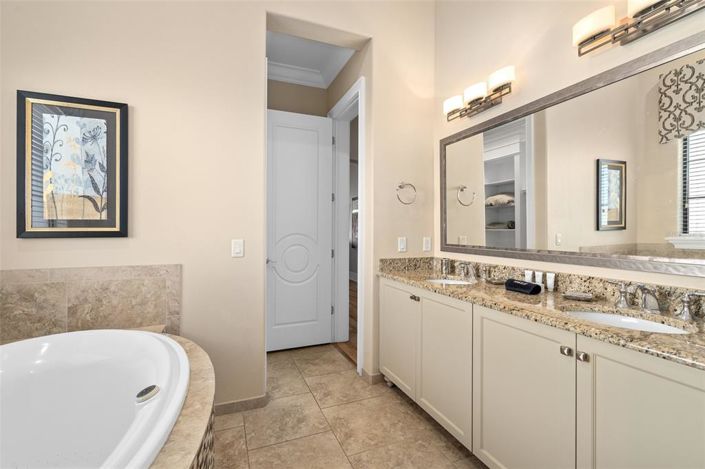 Image No.43-8 Bed Property for sale