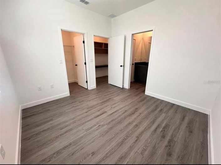 Image No.12-3 Bed Townhouse for sale