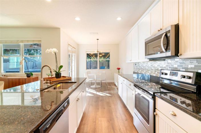 Image No.15-3 Bed Property for sale