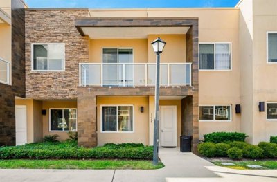 Maison de ville de 4 chambres à vendre à Kissimmee