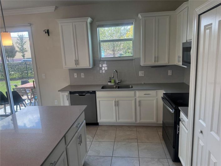 Image No.13-3 Bed Townhouse for sale