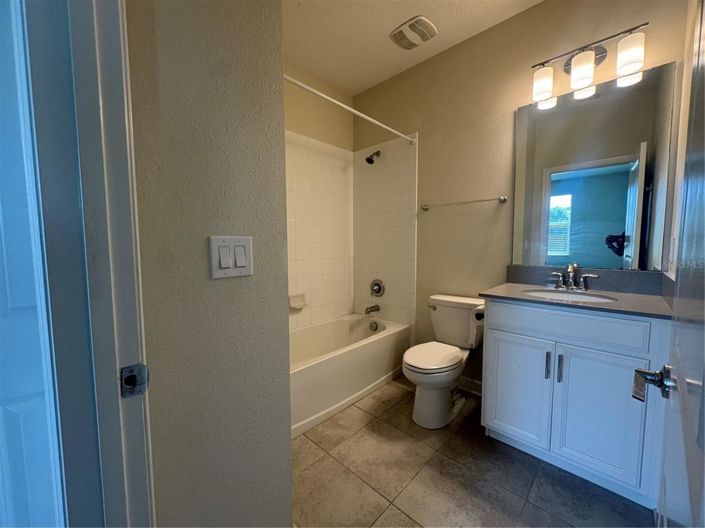 Image No.25-3 Bed Townhouse for sale