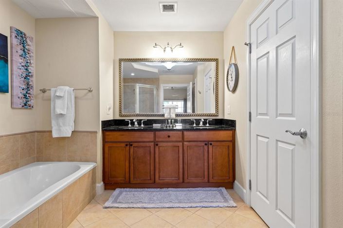 Image No.20-3 Bed Property for sale