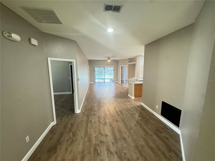 Image No.4-4 Bed Property for sale