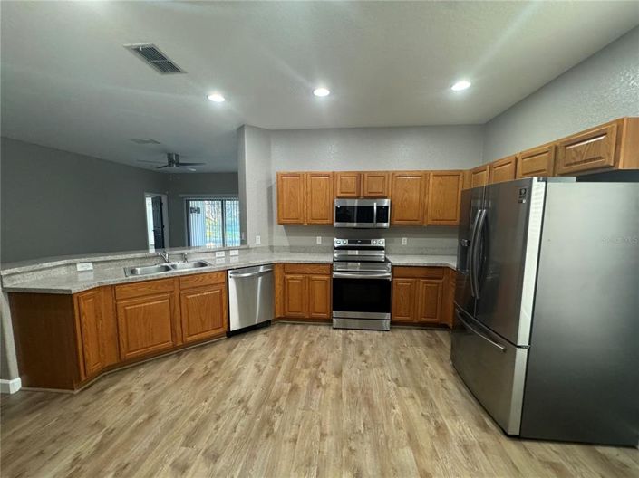 Image No.8-4 Bed Property for sale