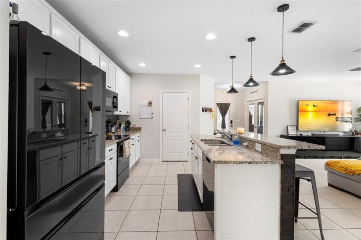 Image No.21-3 Bed Property for sale