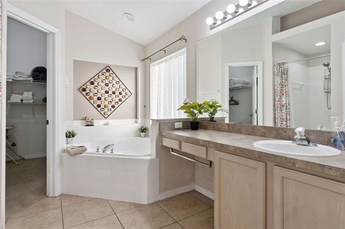 Image No.32-4 Bed Property for sale