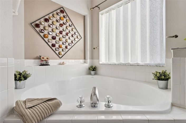 Image No.33-4 Bed Property for sale