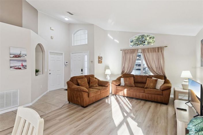 Image No.8-4 Bed Property for sale