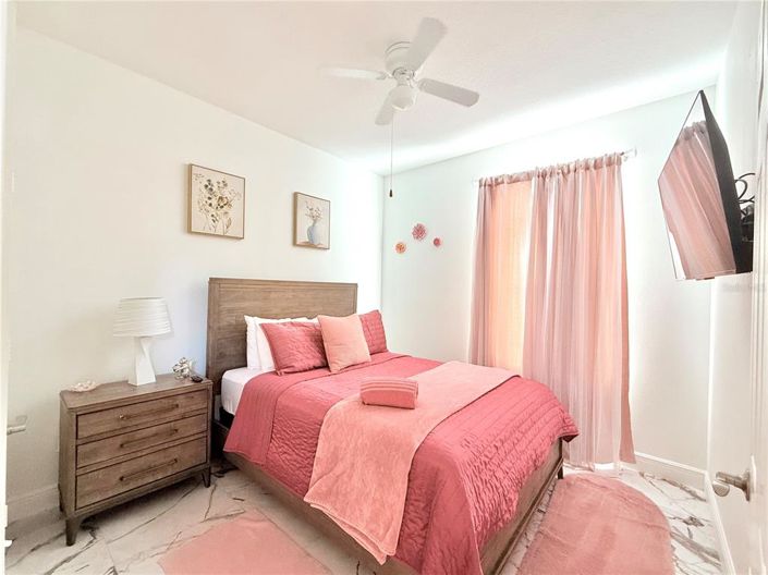 Image No.10-4 Bed Property for sale