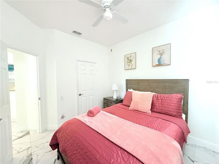 Image No.11-4 Bed Property for sale