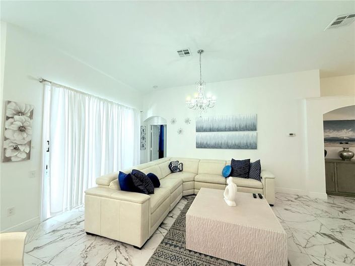 Image No.15-4 Bed Property for sale