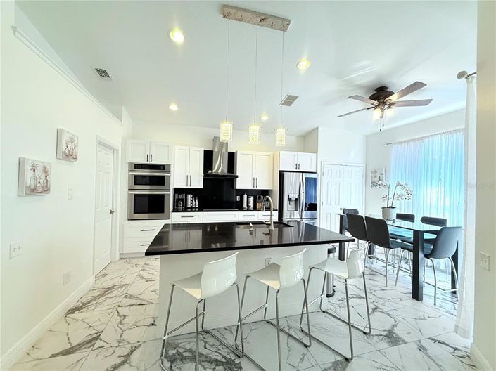 Image No.19-4 Bed Property for sale