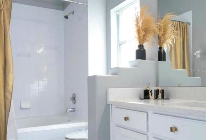 Image No.16-4 Bed Property for sale