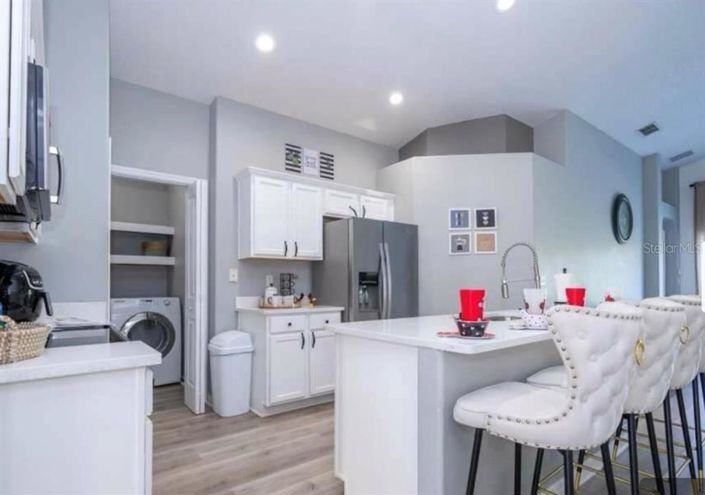 Image No.20-4 Bed Property for sale