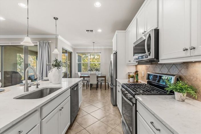 Image No.10-3 Bed Property for sale